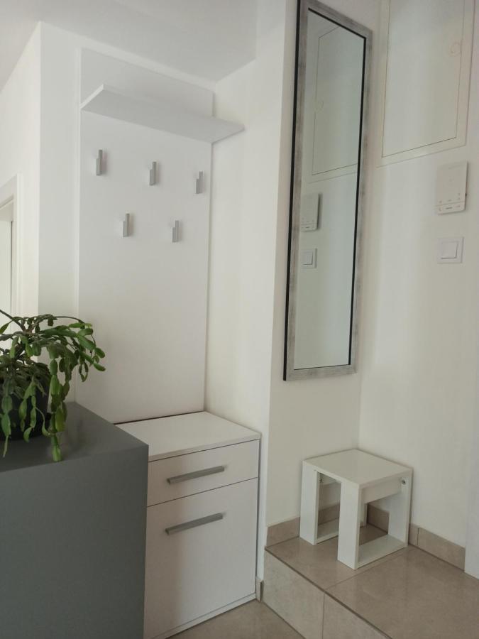New Modern-style With Balcony In The 2 Apartament