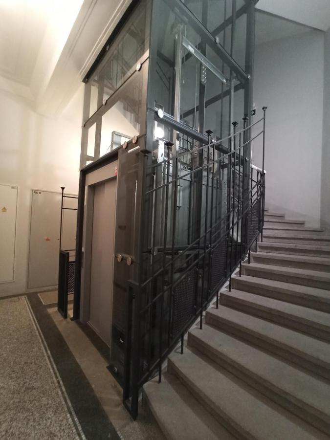 New Modern-style With Balcony In The 2 Praga